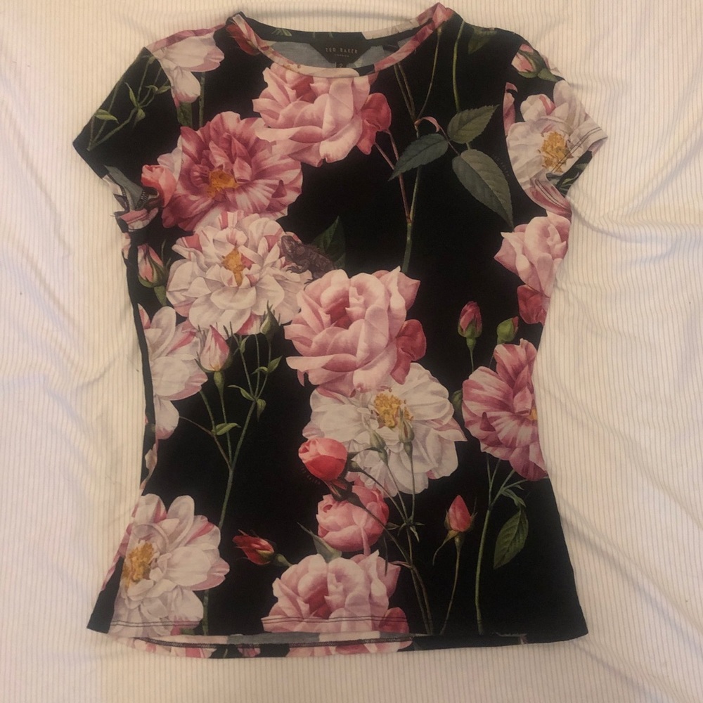 Ted Baker Fitted T-shirt size 6